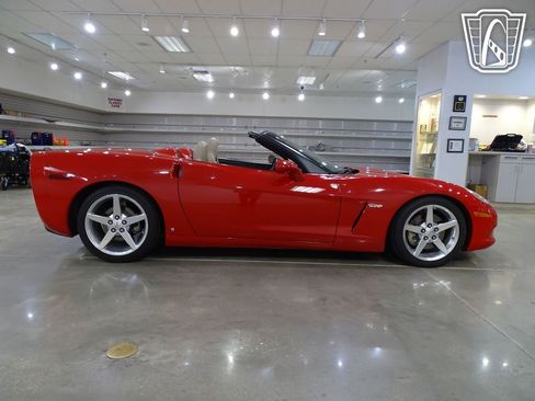 Used 2006 Chevrolet Corvette Convertible w/ Preferred Equipment Group image 19