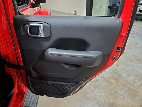 Used 2021 Jeep Wrangler Unlimited Sahara AWD/4WD image 23