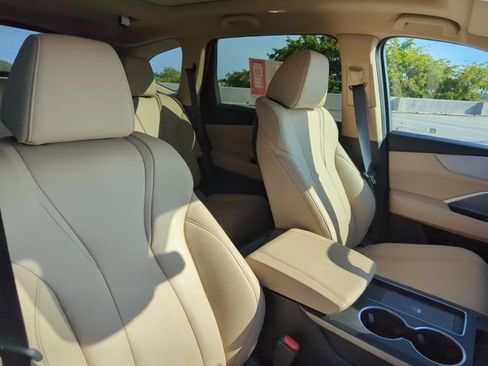 Used 2025 Acura MDX FWD image 26