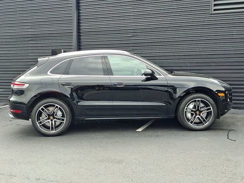 Certified 2021 Porsche Macan Turbo AWD/4WD image 8