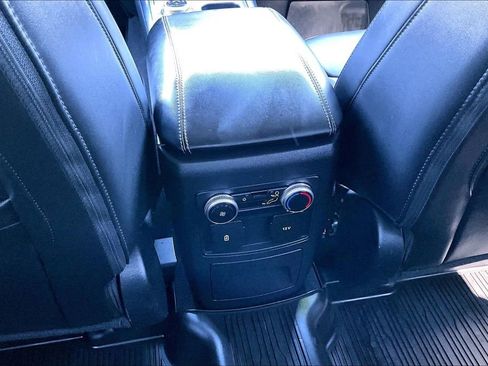 Used 2022 Ford Explorer XLT w/ Equipment Group 202A AWD/4WD image 24