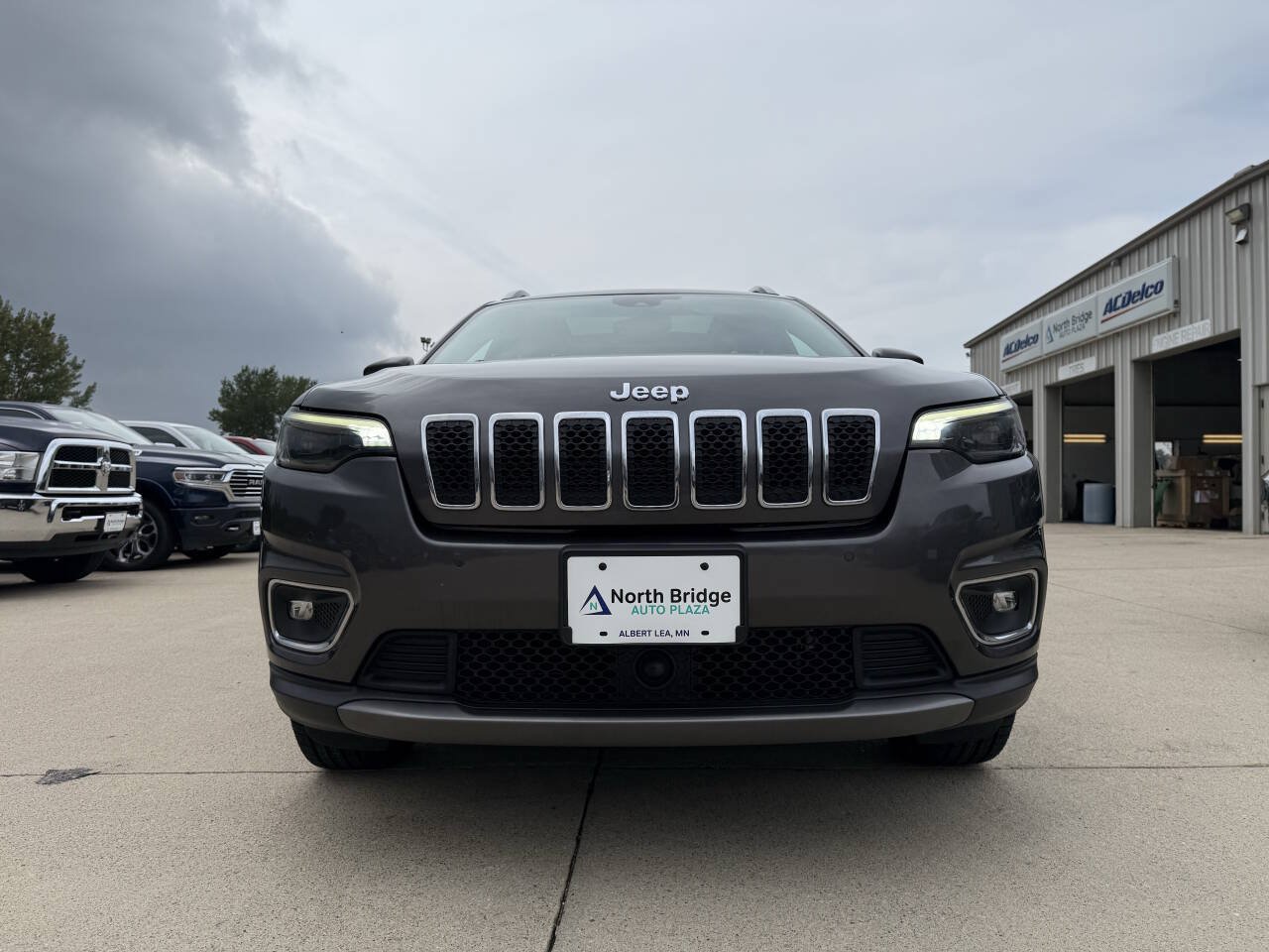 Used 2021 Jeep Cherokee Limited AWD/4WD image 28