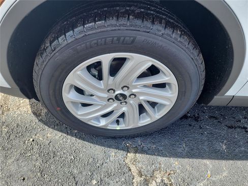 New 2026 Lincoln Corsair Premiere image 10