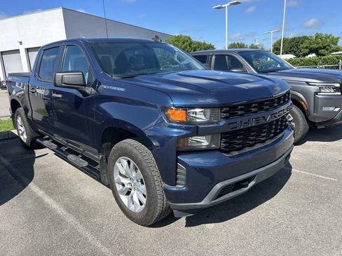 Used 2020 Chevrolet Silverado 1500 Custom w/ Custom Value Package AWD/4WD image 3