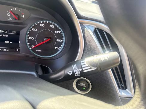 Used 2025 Chevrolet Malibu LT image 33