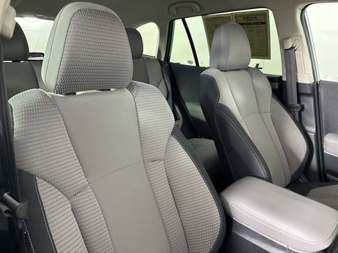 Used 2023 Subaru Outback Premium image 29