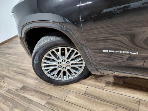 Used 2025 GMC Acadia Denali w/ LPO, Floor Liner Package AWD/4WD image 18
