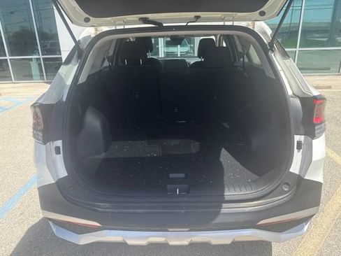 Used 2023 Kia Sportage LX AWD/4WD image 8