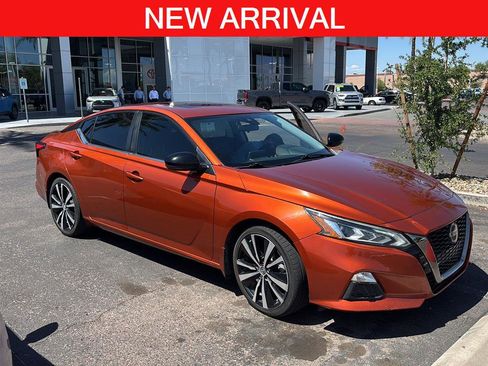 Used 2021 Nissan Altima 2.5 SR w/ SR Premium Package image 1