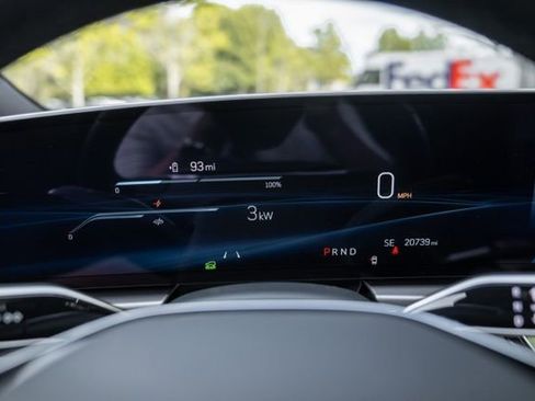 Used 2024 Cadillac Lyriq Tech RWD image 34