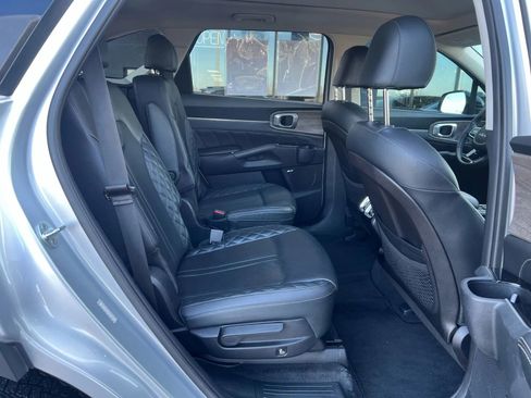 Used 2022 Kia Sorento SX Prestige image 19