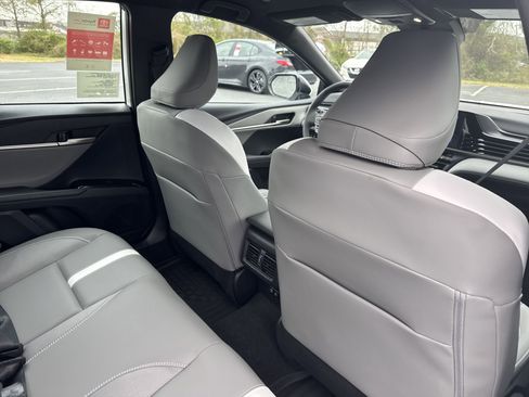 New 2025 Toyota Camry SE w/ Convenience Package FWD image 29