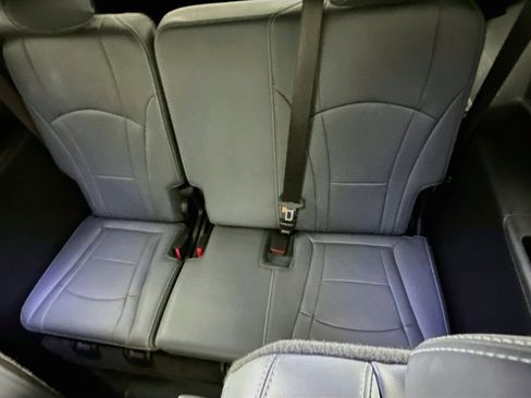 Used 2022 Buick Enclave Essence FWD image 29