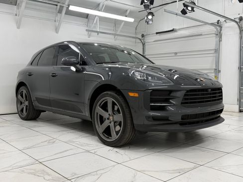 Certified 2021 Porsche Macan AWD/4WD image 10
