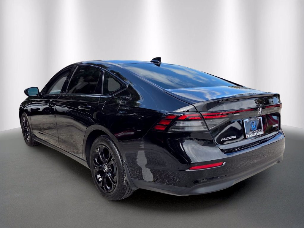 Used 2025 Honda Accord SE image 5