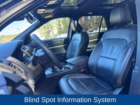 Certified 2018 Ford Explorer XLT w/ Equipment Group 202A image 11