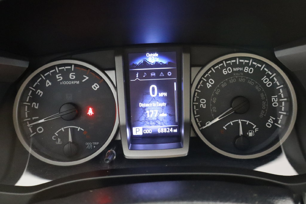 Used 2018 Toyota Tacoma SR5 RWD image 22
