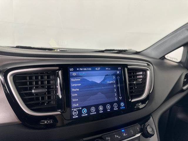 Used 2020 Chrysler Pacifica Touring-L w/ Advanced Safetytec Group AWD/4WD image 13
