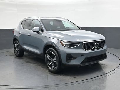 Used 2023 Volvo XC40 B4 Plus