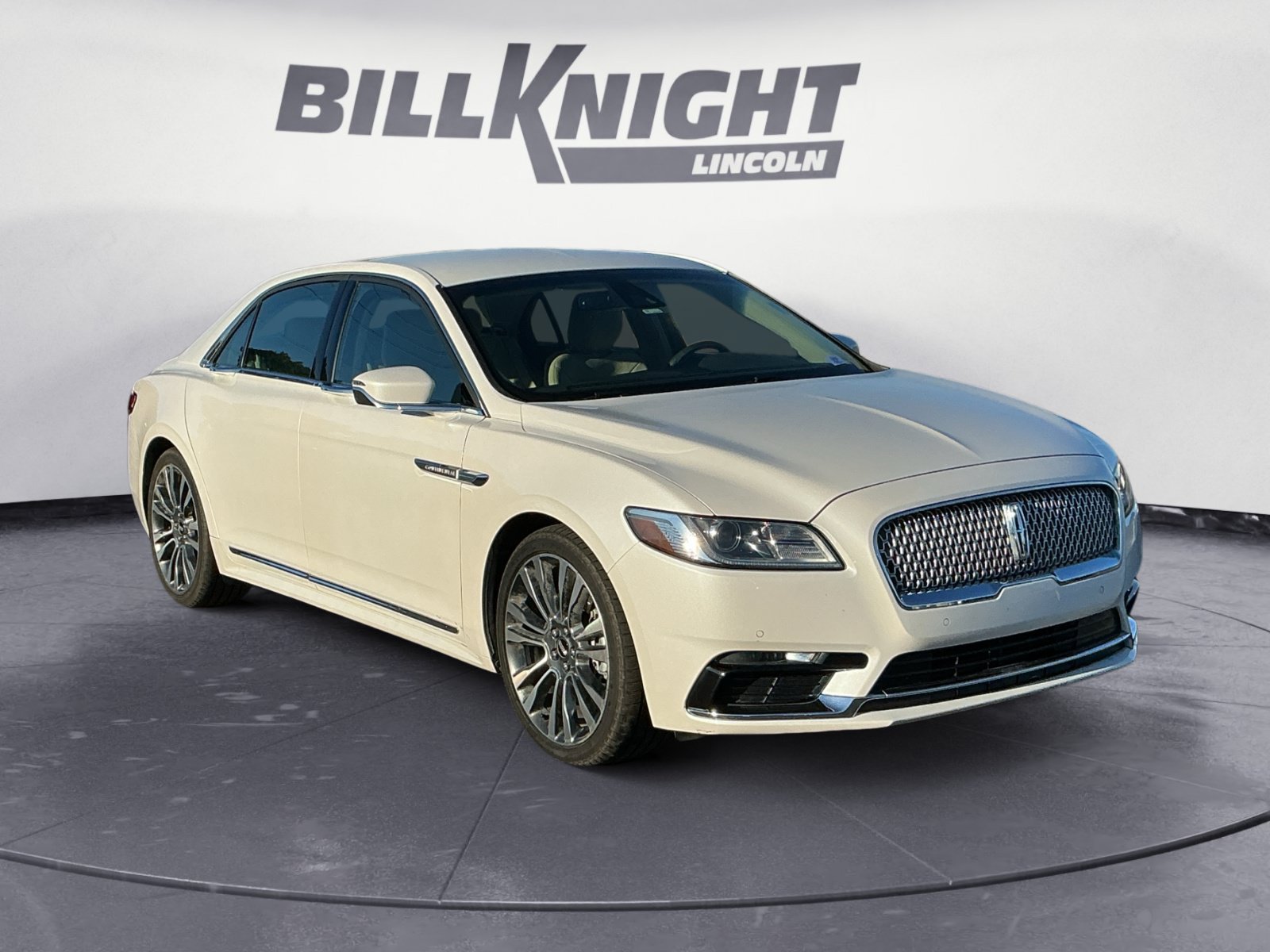 Used 2017 Lincoln Continental Select w/ Climate Package FWD image 1