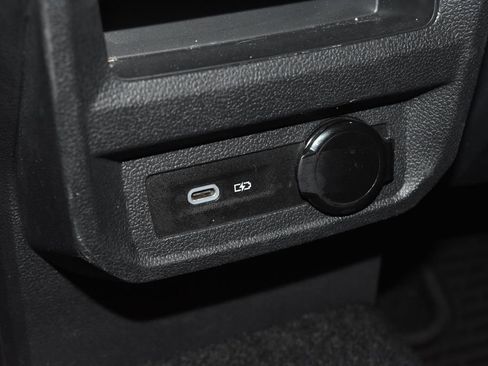 Used 2024 Volkswagen Tiguan SE R-Line image 21