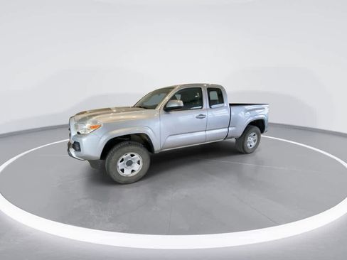 Certified 2018 Toyota Tacoma SR image 4