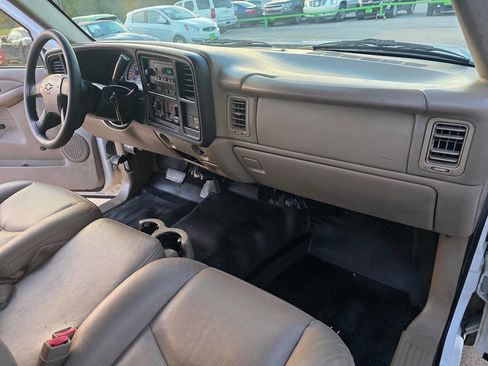 Used 2003 Chevrolet Silverado 3500 2WD Regular Cab image 21
