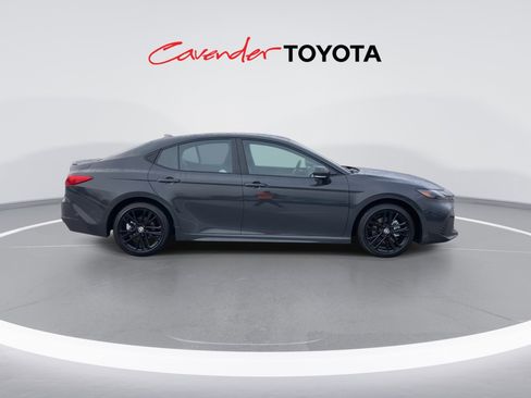 Used 2026 Toyota Camry SE image 9