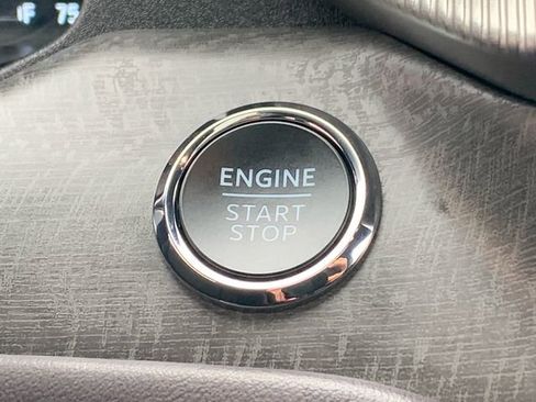 Certified 2025 Ford Explorer Platinum image 40