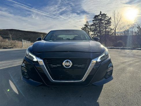 Used 2019 Nissan Altima 2.5 SV image 2