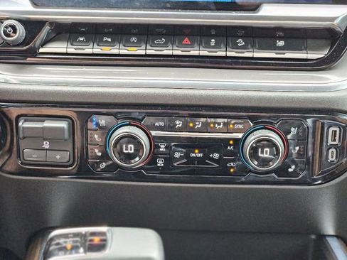 Used 2024 Chevrolet Silverado 1500 High Country w/ Technology Package image 24