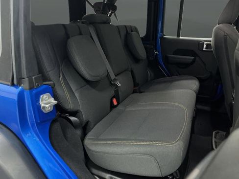 Used 2024 Jeep Wrangler Unlimited image 30