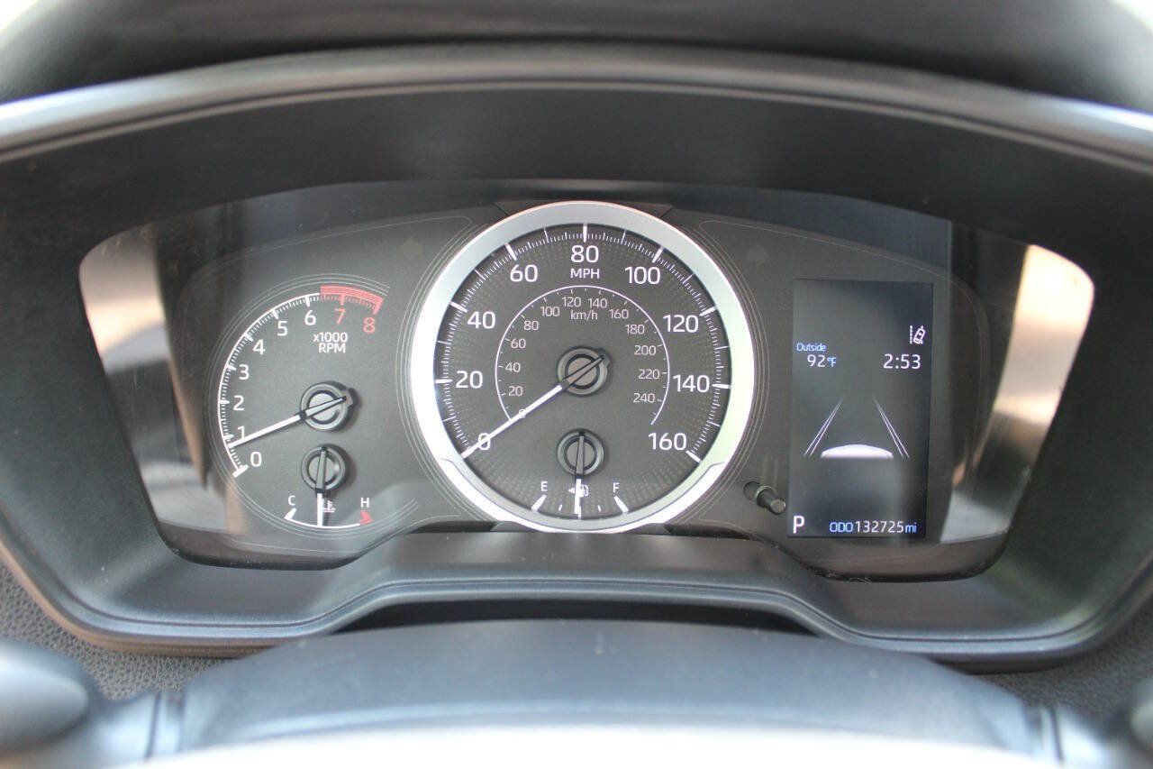 Used 2021 Toyota Corolla LE FWD image 34