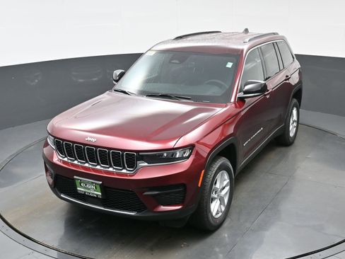 New 2026 Jeep Grand Cherokee Laredo image 18