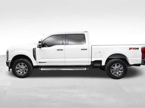 Used 2023 Ford F250 Lariat w/ Chrome Package AWD/4WD image 2