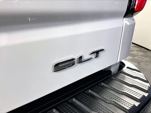 Used 2026 GMC Sierra 1500 SLT RWD image 10