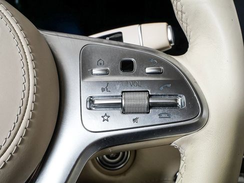 Used 2018 Mercedes-Benz S 560 Cabriolet image 12