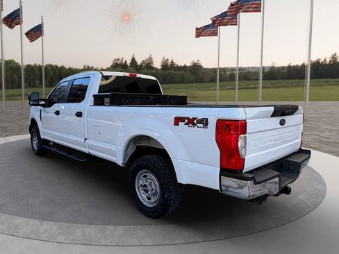 Used 2022 Ford F250 XL w/ Power Equipment Group image 9