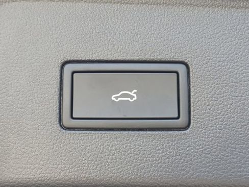 New 2026 Volkswagen Atlas SE image 10