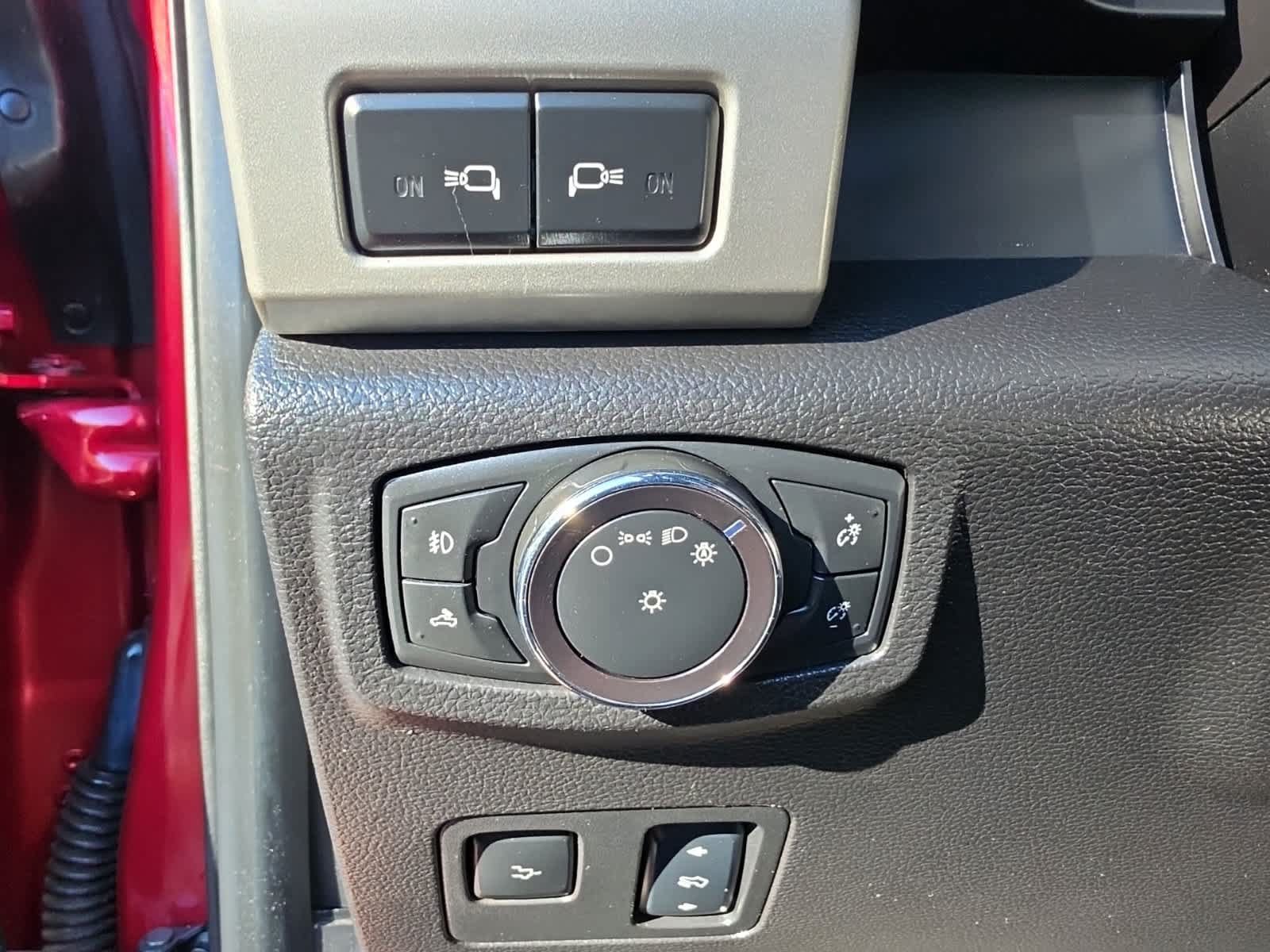 Used 2017 Ford F250 Lariat w/ Lariat Ultimate Package AWD/4WD image 24