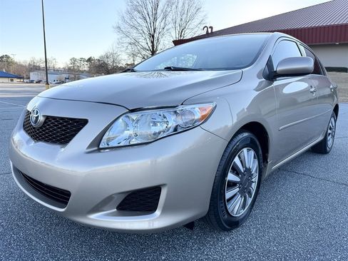 Used 2010 Toyota Corolla LE image 6