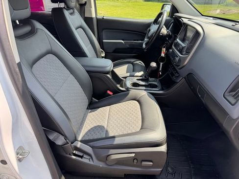 Used 2017 Chevrolet Colorado Z71 AWD/4WD image 14