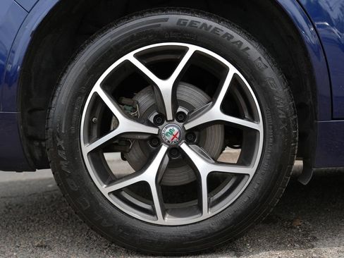 Used 2021 Alfa Romeo Stelvio Ti AWD/4WD image 11