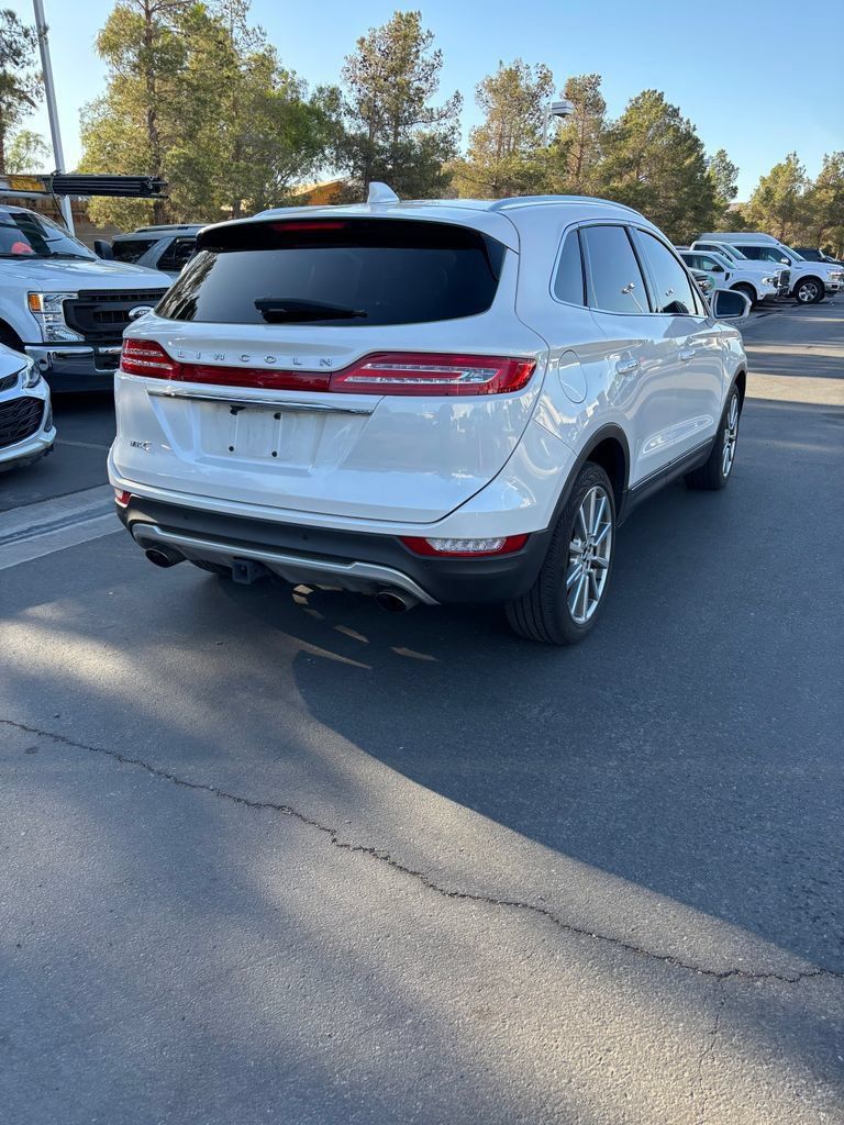Used 2019 Lincoln MKC Reserve w/ MKC Technology Package FWD image 2