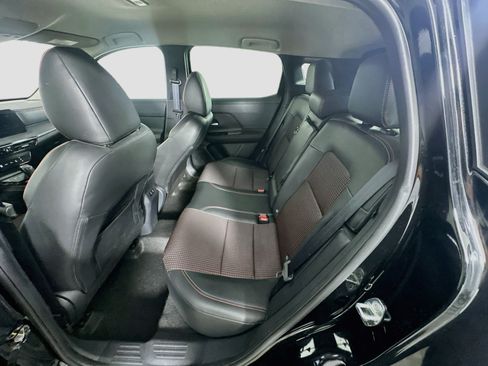 Used 2025 Nissan Kicks SR FWD image 28