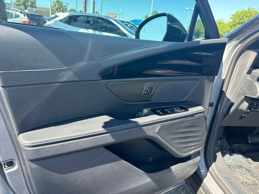 Certified 2024 Lincoln Nautilus Premier w/ Jet Appearance Package AWD/4WD image 15