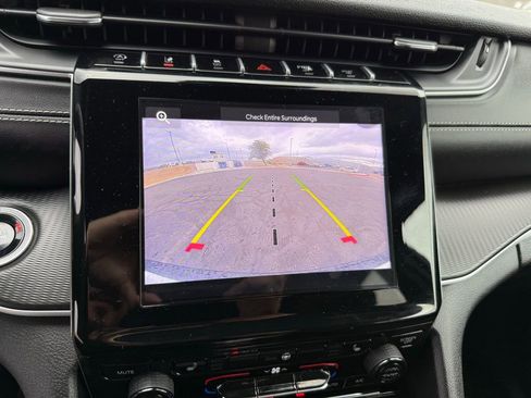 Used 2024 Jeep Grand Cherokee Altitude image 11