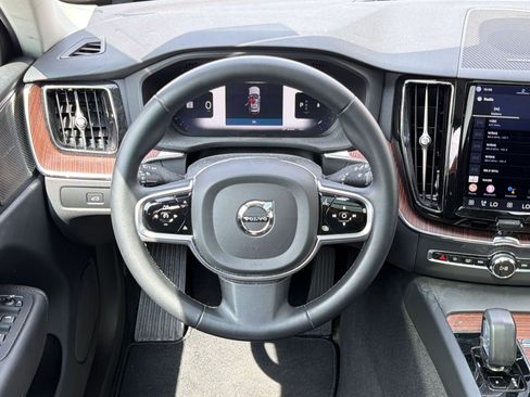 Used 2023 Volvo XC60 B5 Plus w/ Climate Package AWD/4WD image 23