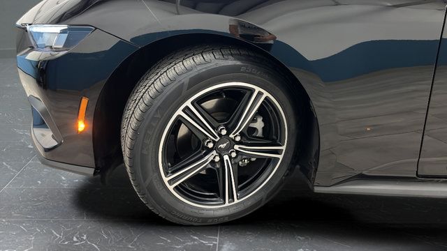 Used 2025 Ford Mustang Premium RWD image 35