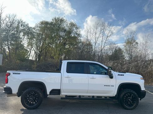 Used 2025 Chevrolet Silverado 2500 LT w/ Trail Boss Package image 15